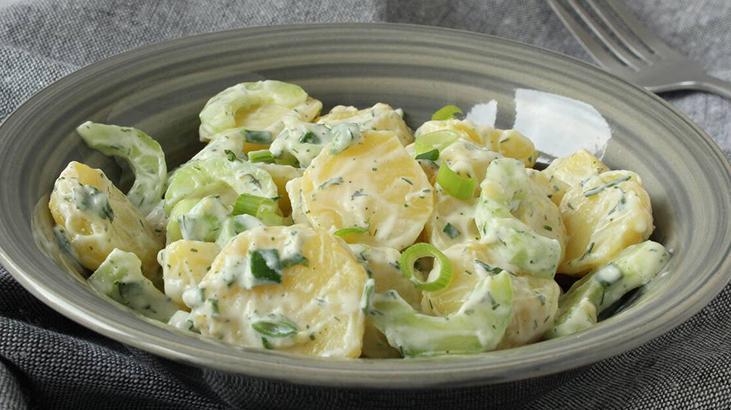 Patates salatasına turşu suyu dokunuşu 15 dakika dinlendirince bambaşka oluyor