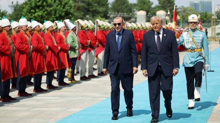 ABD Başkanı Trump NATO Zirvesi için Ankarada Havalimanında dikkat çeken diyalog ABD Başkanı Trump NATO Zirvesi için Ankarada Havalimanında dikkat çeken diyalog
