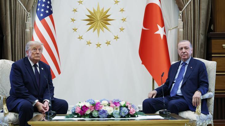ABD Başkanı Trump NATO Zirvesi için Ankarada Havalimanında dikkat çeken diyalog ABD Başkanı Trump NATO Zirvesi için Ankarada Havalimanında dikkat çeken diyalog