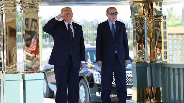 ABD Başkanı Trump NATO Zirvesi için Ankarada Havalimanında dikkat çeken diyalog ABD Başkanı Trump NATO Zirvesi için Ankarada Havalimanında dikkat çeken diyalog