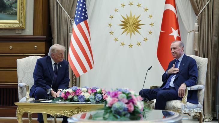 ABD Başkanı Trump NATO Zirvesi için Ankarada Havalimanında dikkat çeken diyalog ABD Başkanı Trump NATO Zirvesi için Ankarada Havalimanında dikkat çeken diyalog