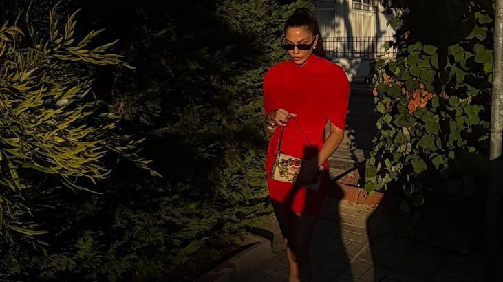 Yeni tatil rotası Atina oldu Demet Özdemir Instagramdan peş peşe paylaştı