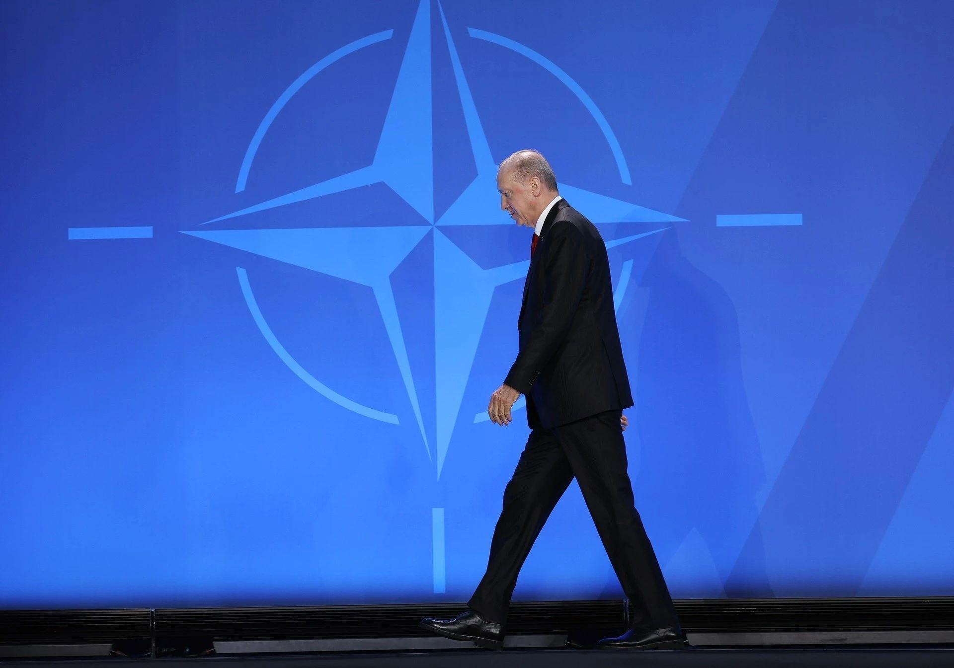 Cumhurbaşkanı Erdoğan'dan NATO Zirvesi'nde yoğun diplomasi! Trump, Macron, Merz ve birçok liderle görüştü