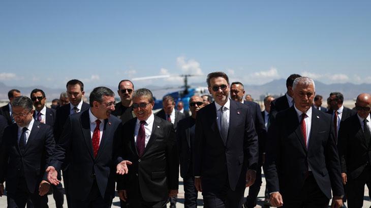 Enerji ve Tabii Kaynaklar Bakanı Alparslan Bayraktar, KKTC’de