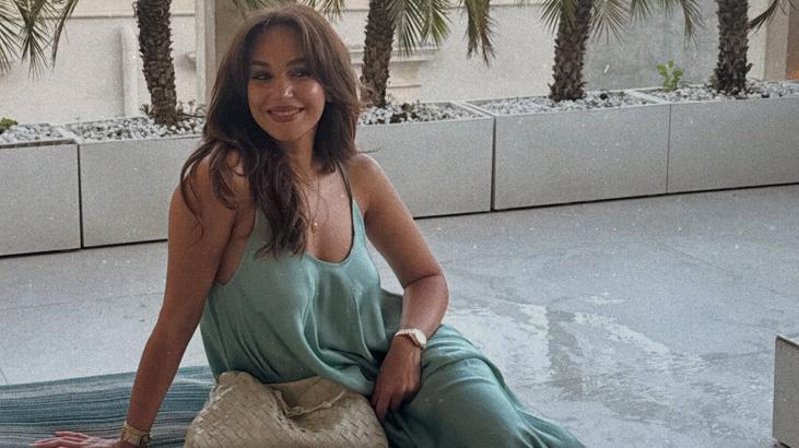 Uzak Şehirin Naresi paylaştı Sahra Şaşın İtalya pozlarına beğeni yağdı