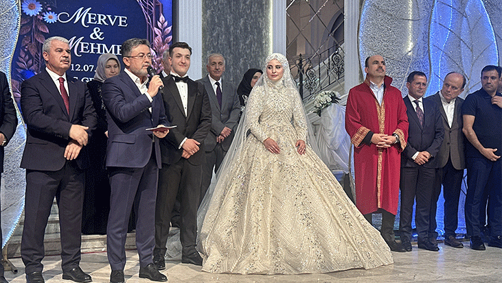 Tarım ve Orman Bakanı Yumaklı, Konya'da nikah şahidi oldu