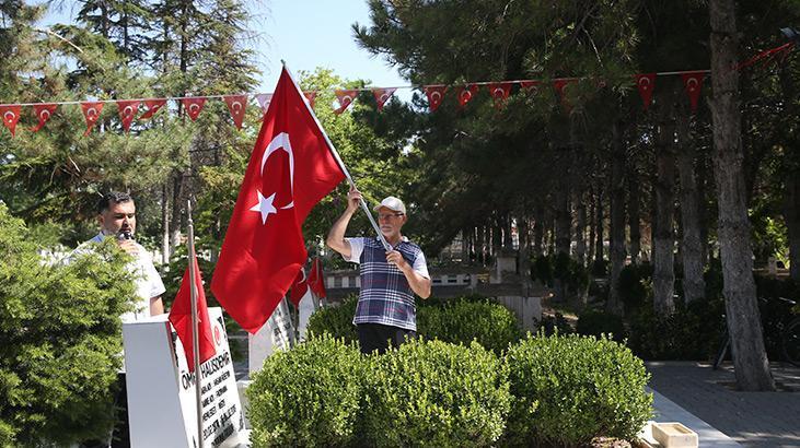 15 Temmuz kahramanı şehit Ömer Halisdemirin kabrinde yoğunluk