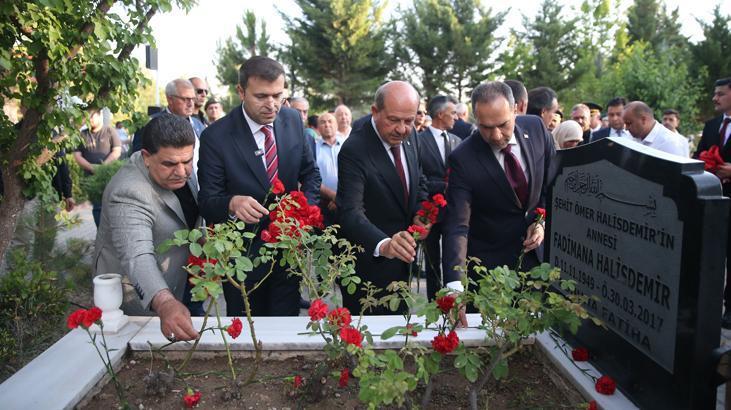 15 Temmuz'un Kahramanı Ömer Halisdemir kabri başında anıldı