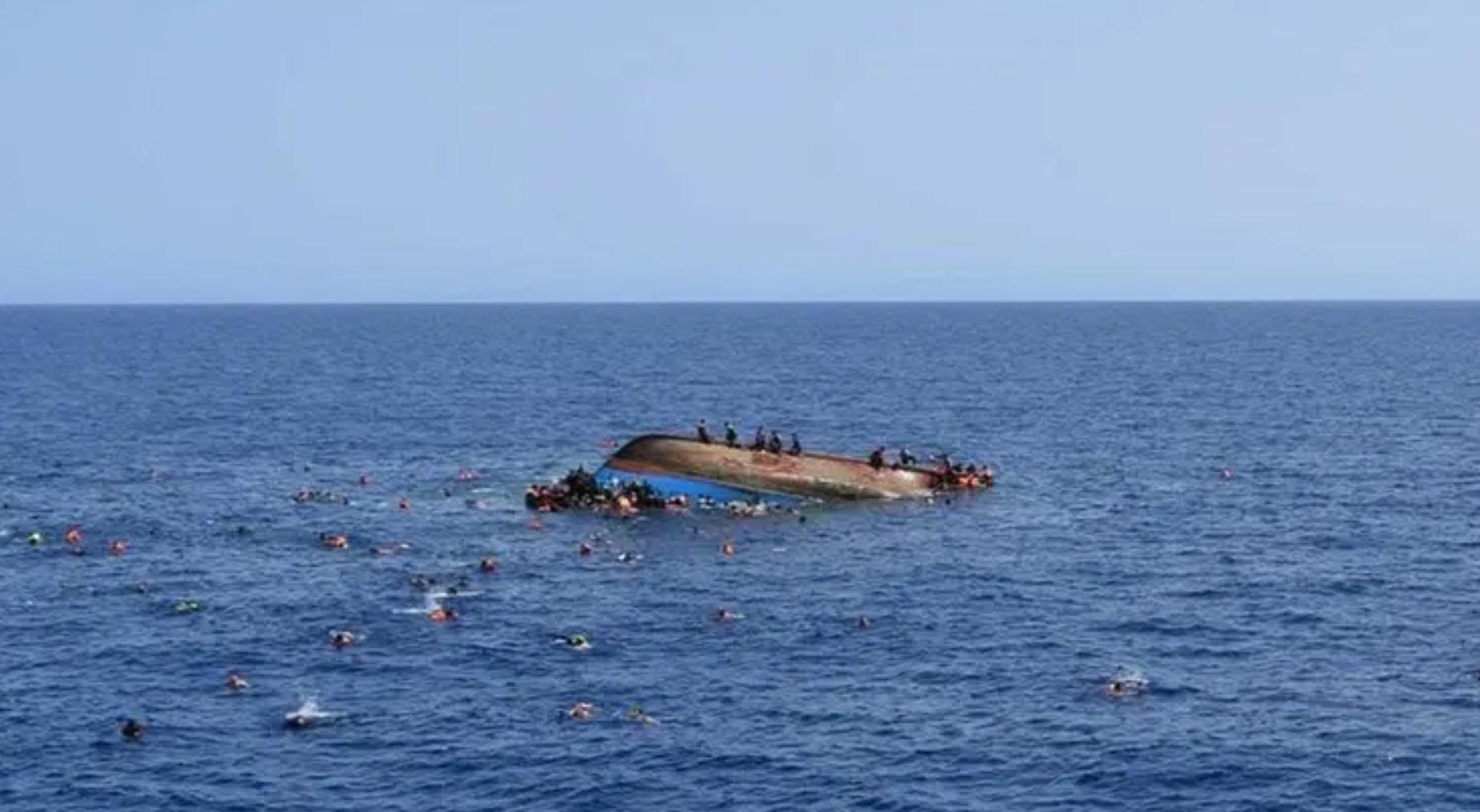 Arakanlı Müslümanları taşıyan iki tekne battı! 500'den fazla kişi kayıp