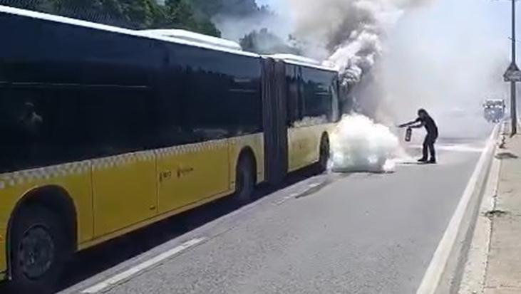 İstanbul'da İETT otobüsünde korku dolu anlar! Dumanı fark eden şoför faciayı önledi