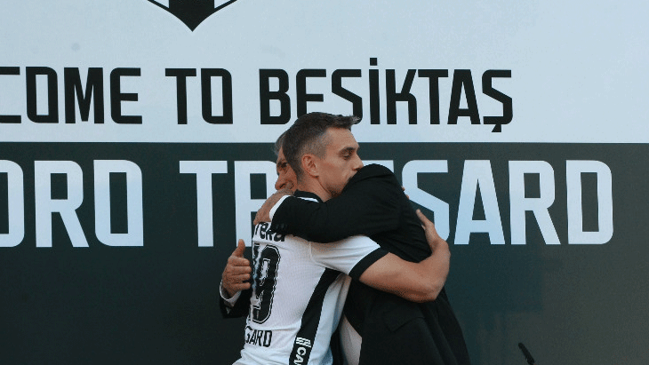 Beşiktaş, Trossarda imza töreni düzenledi