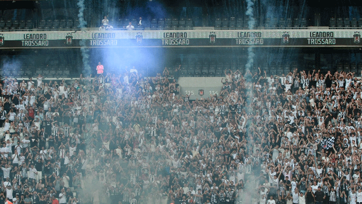 Beşiktaş, Trossarda imza töreni düzenledi