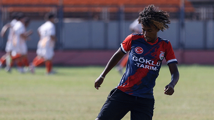 Sudanlı annenin Yörük oğlu Ahmet Göklünün hedefi futbol kariyerinde ilerlemek