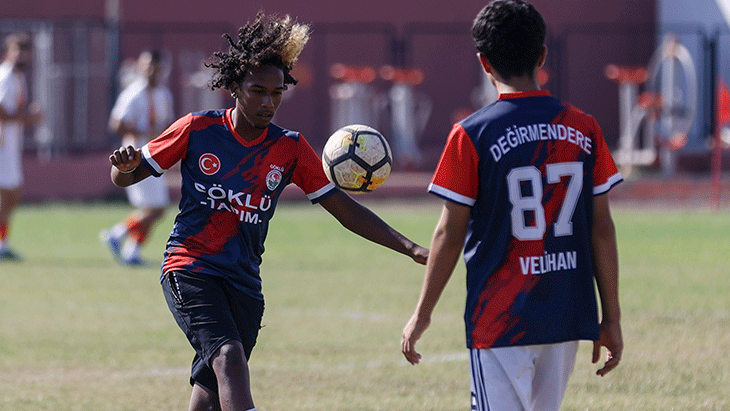 Sudanlı annenin Yörük oğlu Ahmet Göklünün hedefi futbol kariyerinde ilerlemek