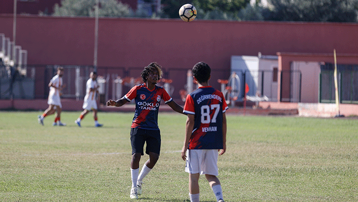 Sudanlı annenin Yörük oğlu Ahmet Göklünün hedefi futbol kariyerinde ilerlemek