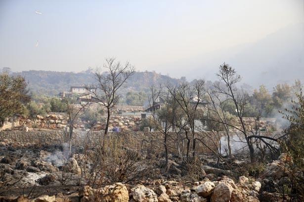 Fethiye'de alevler evleri sardı, kamera kaydetti: Yangının dağdan inme hızını hiç kimse tahmin edemez