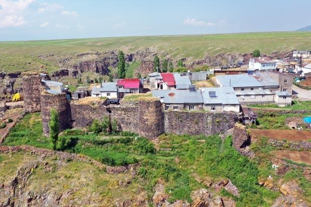 Kapısından giren kendini Orta Çağda buluyor Türkiyede eşi benzeri olmayan köy