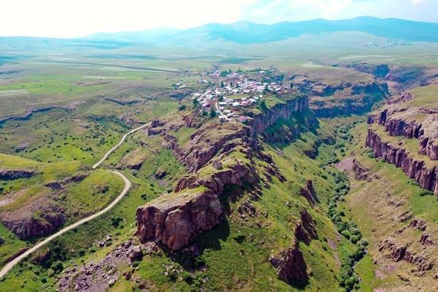 Kapısından giren kendini Orta Çağda buluyor Türkiyede eşi benzeri olmayan köy