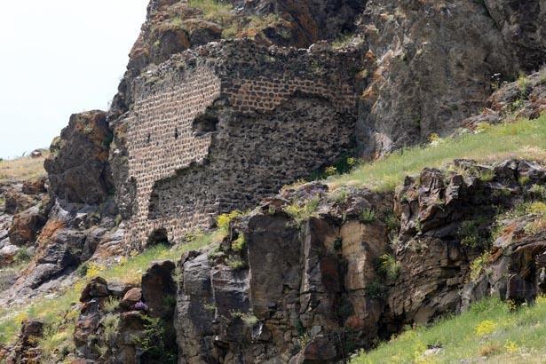 Kapısından giren kendini Orta Çağda buluyor Türkiyede eşi benzeri olmayan köy