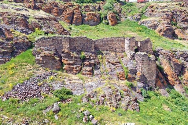 Kapısından giren kendini Orta Çağda buluyor Türkiyede eşi benzeri olmayan köy