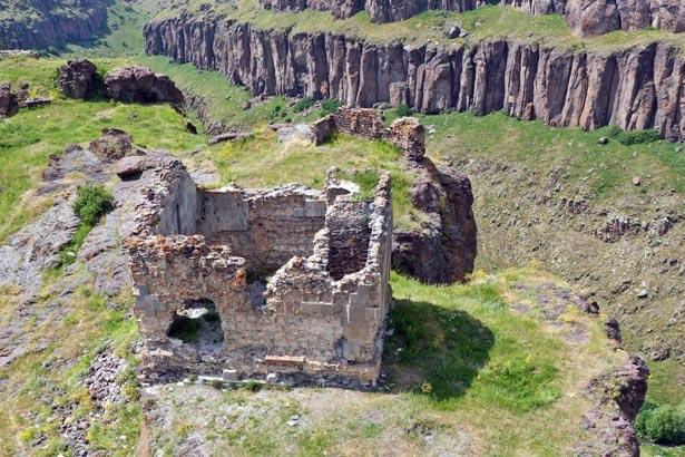 Kapısından giren kendini Orta Çağda buluyor Türkiyede eşi benzeri olmayan köy