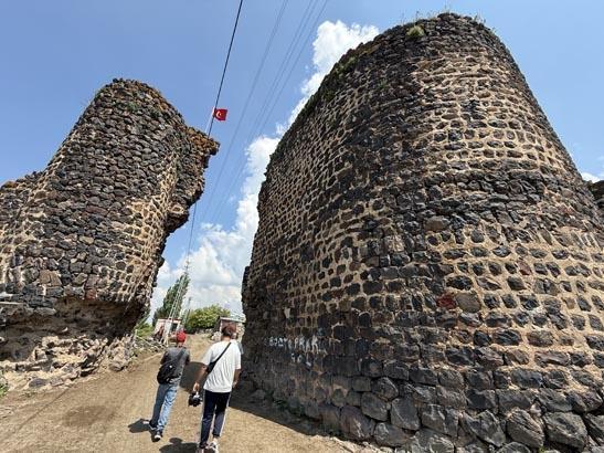 Kapısından giren kendini Orta Çağda buluyor Türkiyede eşi benzeri olmayan köy