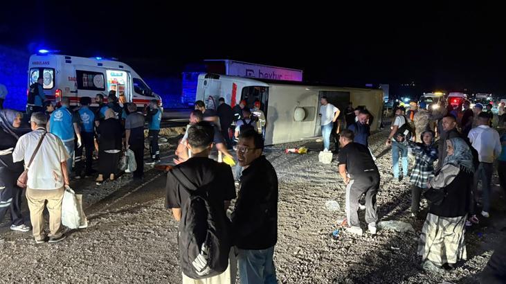 Kırıkkale'de yolcu otobüsü şarampole devrildi: 29 yaralı
