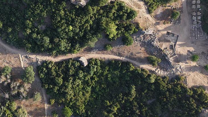 Aspendosta 2 bin yıllık Tiyatro Caddesi gün yüzüne çıktı