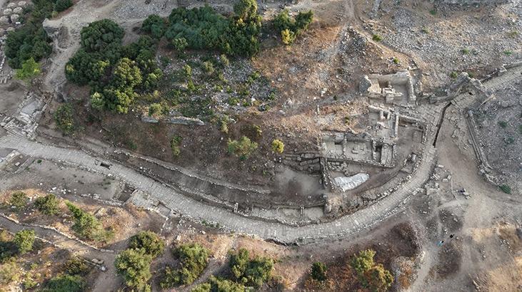 Aspendosta 2 bin yıllık Tiyatro Caddesi gün yüzüne çıktı