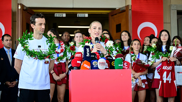 A Milli Kadın Voleybol Takımı için karşılama töreni düzenlendi