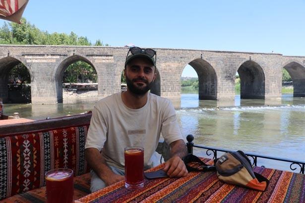 Sokaklar boşaldı, kente gelenler şaşkın: Sosyal medyada tıklım tıklım