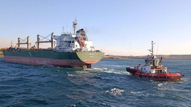 Çanakkale Boğazı'nda gemi karaya oturdu: Boğaz trafiği çift yönlü kapatıldı