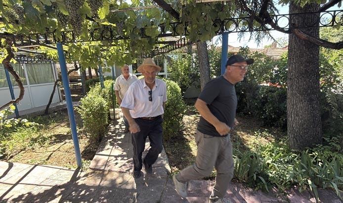 52 TRAKTÖR SAHİBİ 24 SAAT ESASIYLA NÖBET TUTUYOR