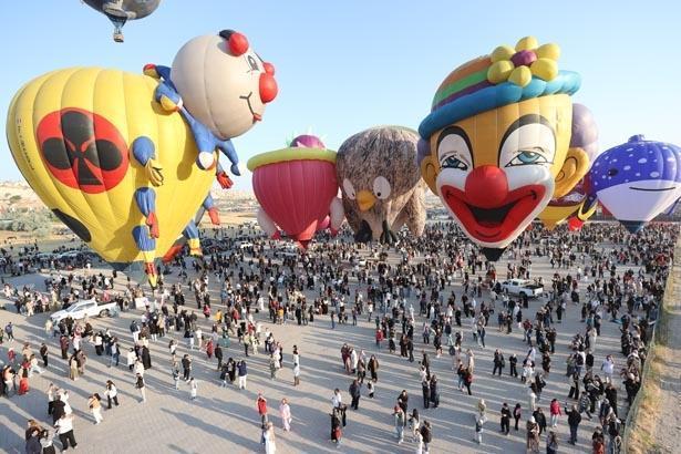 Tam 750 bin kişi bu manzarayı görmek için geldi, kilometrelerce kuyruk oluştu