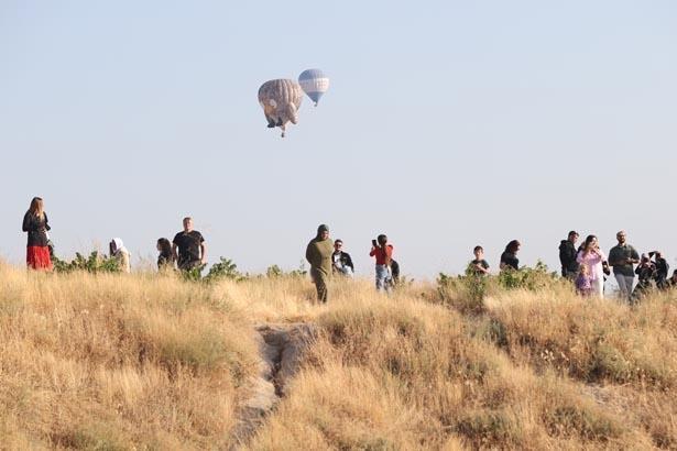 Tam 750 bin kişi bu manzarayı görmek için geldi, kilometrelerce kuyruk oluştu