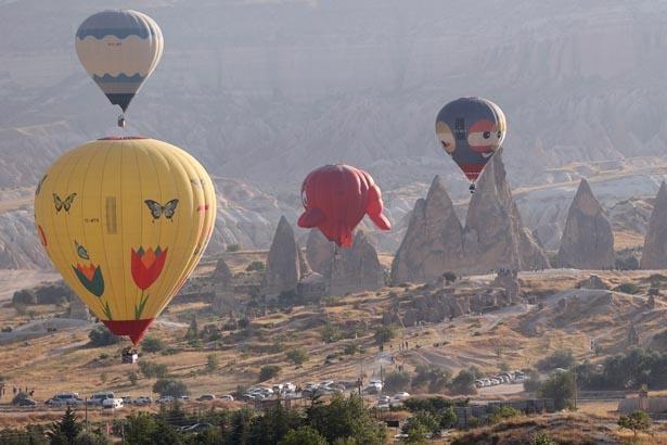 Tam 750 bin kişi bu manzarayı görmek için geldi, kilometrelerce kuyruk oluştu