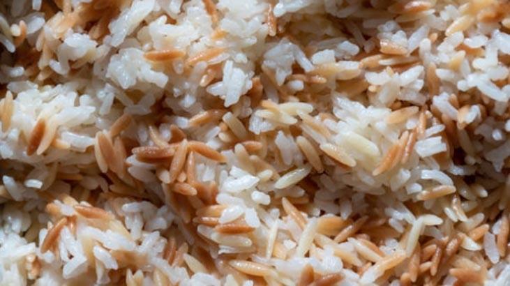 Pilavı tane tane pişirmek için gereken tek malzeme Tereyağı sayesinde lapa olmuyor