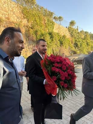 İbrahim Tatlıses kesenin ağzını açtı Manevi kızına taktığı takı gündem oldu
