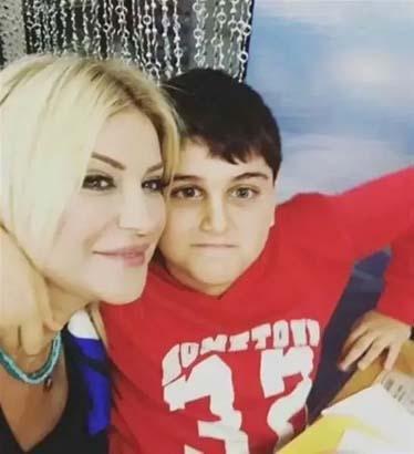 Songül Karlının oğlu büyüdü, annesinin boyunu geçti Son halini gören şaştı kaldı