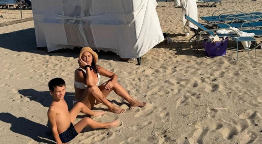 Ayvalıkta sürpriz buluşma Hülya Avşar ve Acun Ilıcalı aynı karede