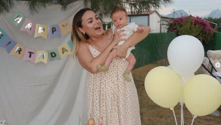 Zor günler geride kaldı Başak Karahan yeni yaşını eşi ve oğluyla kutladı