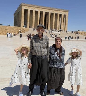 Anıtkabir ziyaretiyle tanındılar 34 yıllık evlat hasreti: İşten kahveye giderdim şimdi koşarak eve geliyorum