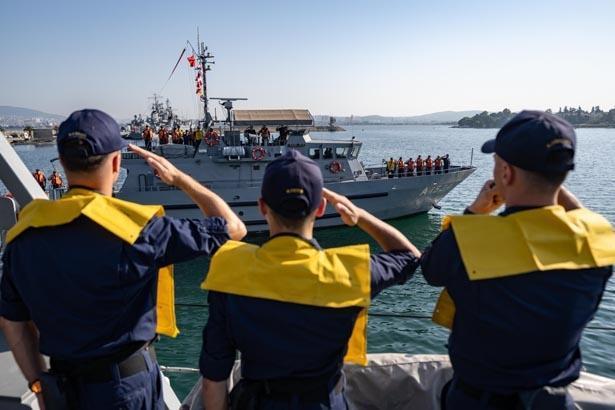Üniformayı giymeden önce zorlu sınav Geleceğin deniz subayları böyle yetişiyor
