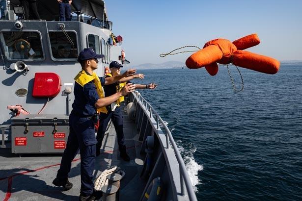 Üniformayı giymeden önce zorlu sınav Geleceğin deniz subayları böyle yetişiyor