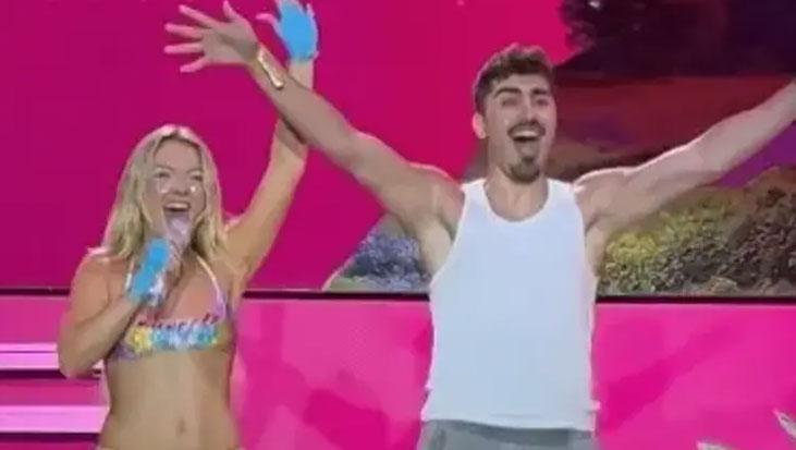 BERKANT’I SAHNEYE ÇAĞIRDI