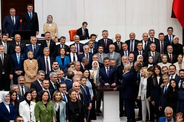 Bahçeliden Kurtulmuşa Birliğin Gücü Milli İradenin Kararı temalı hediye