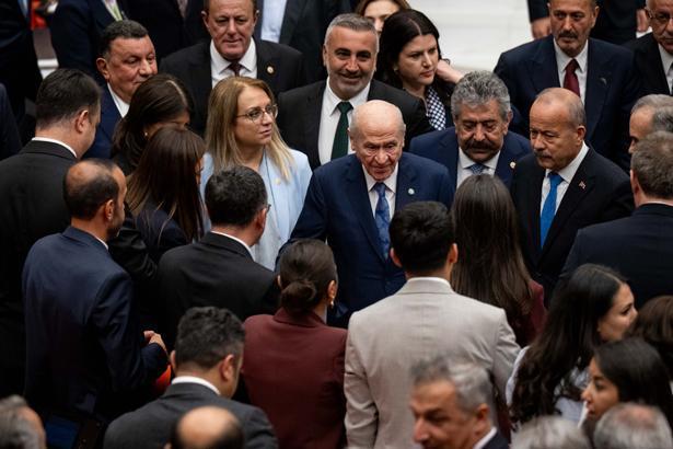 Terörsüz Türkiye yasası kabul edildi TBMMdeki tarihi oturumdan kareler