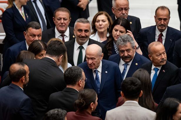 Terörsüz Türkiye yasası kabul edildi TBMMdeki tarihi oturumdan kareler