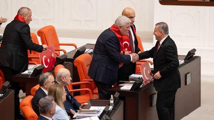 Terörsüz Türkiye yasası kabul edildi TBMMdeki tarihi oturumdan kareler