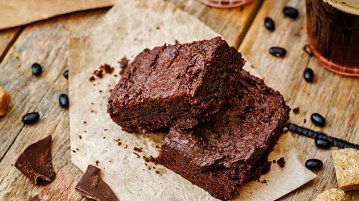 Mozaik pasta görünümlü vegan brownie
